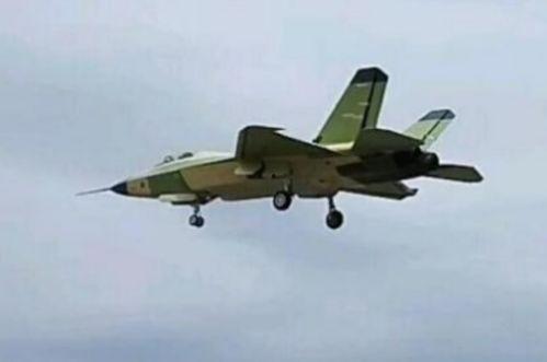 国产战斗机如何飞行视频