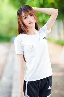 国产清纯女生拍照视频,国产清纯女生镜头下的青春风采  第1张