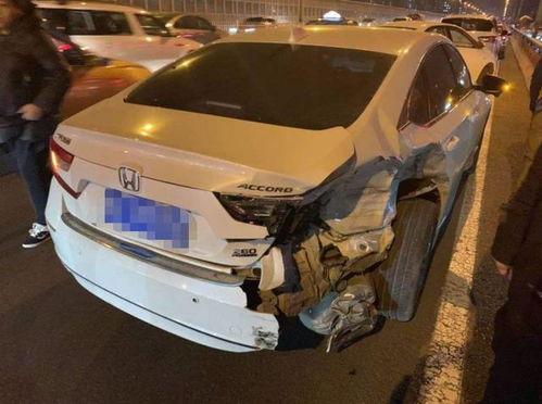 俄罗斯国产车碰撞视频